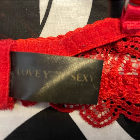 Sexy Red Lace Bra size 36D - Picture 5 of 6